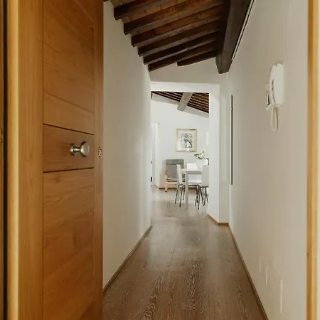 Giallo E Blu Apartment